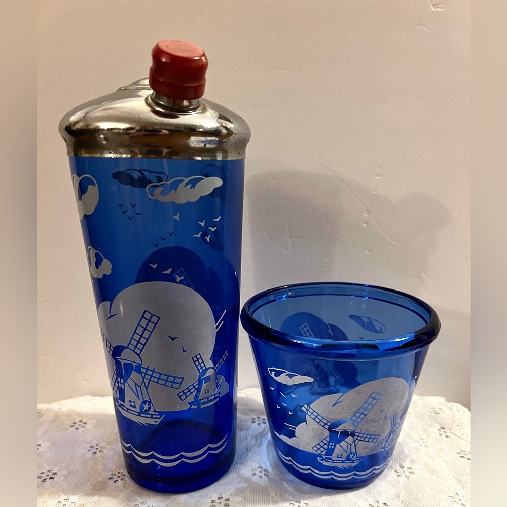 Vintage Hazel Atlas Cobalt Blue Cocktail Shaker w/Lid & Matching Ice Pale